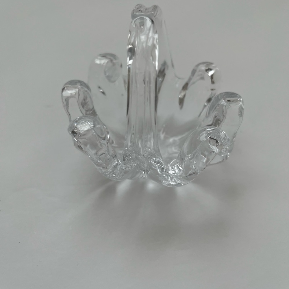 Crystal Clear Hand Crafted Art
Glass Mini Basket 3inch